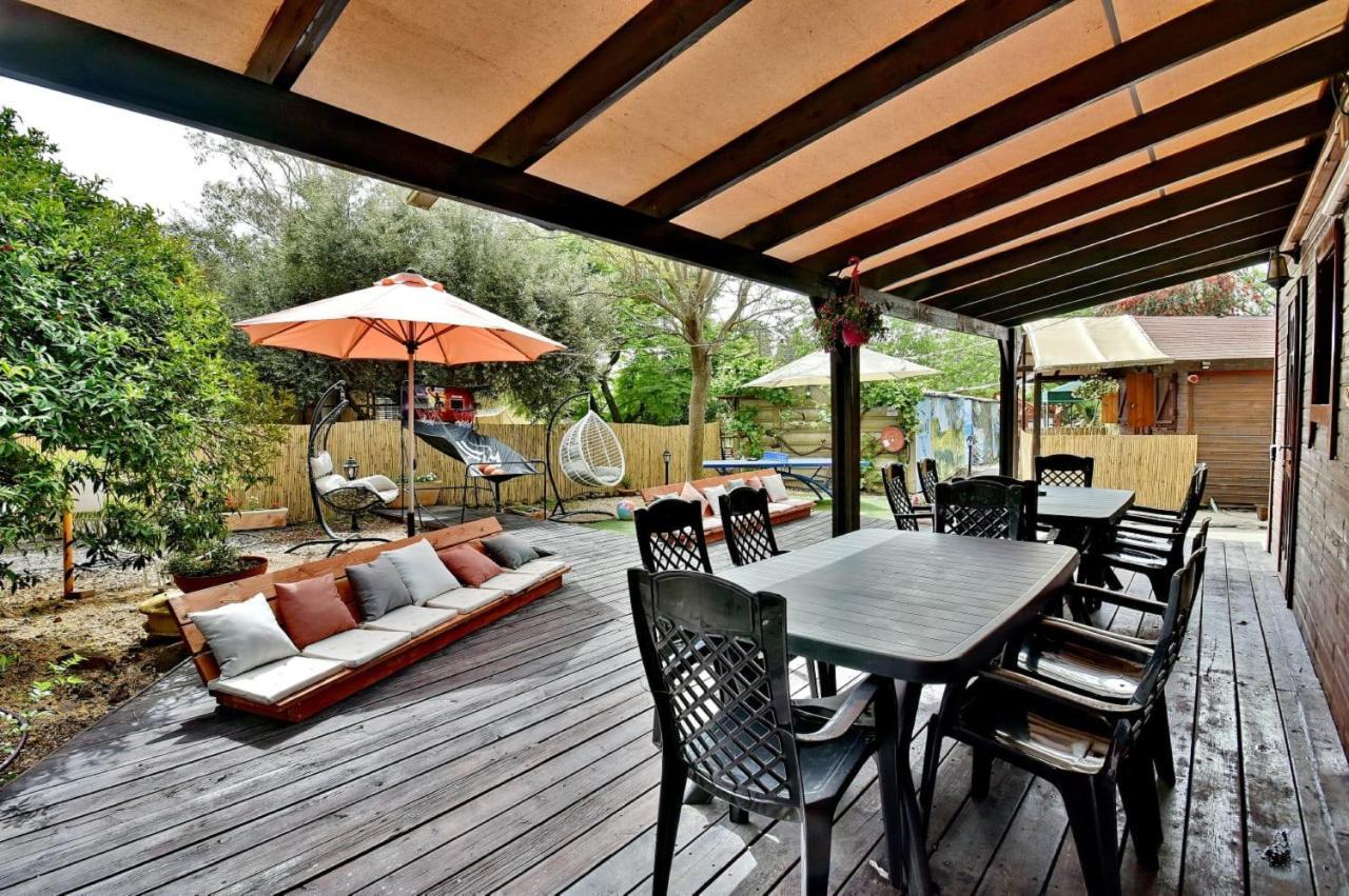 פינה במעיין Villa Mishmār Hāyardin Exteriör bild