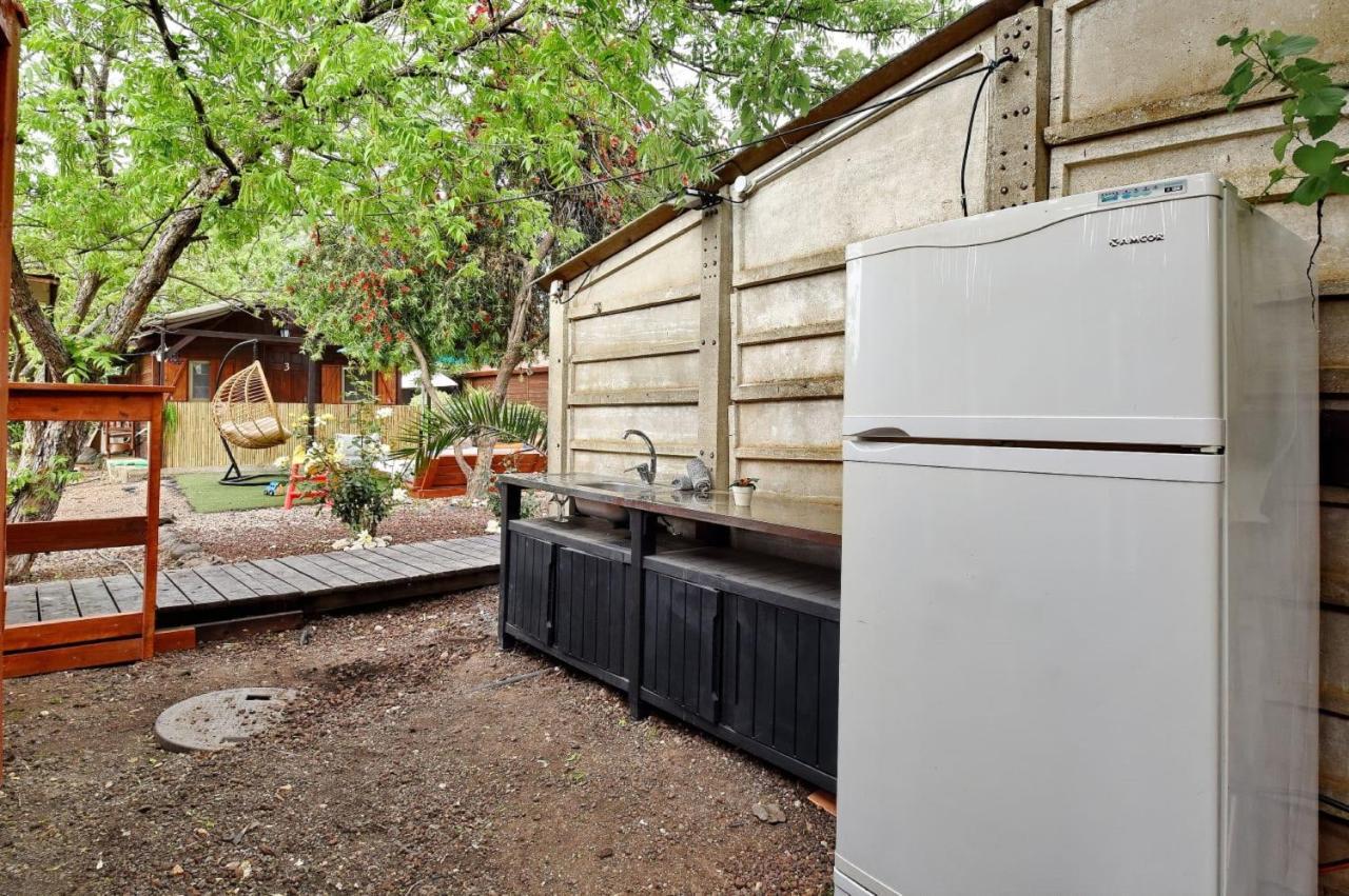 פינה במעיין Villa Mishmār Hāyardin Exteriör bild