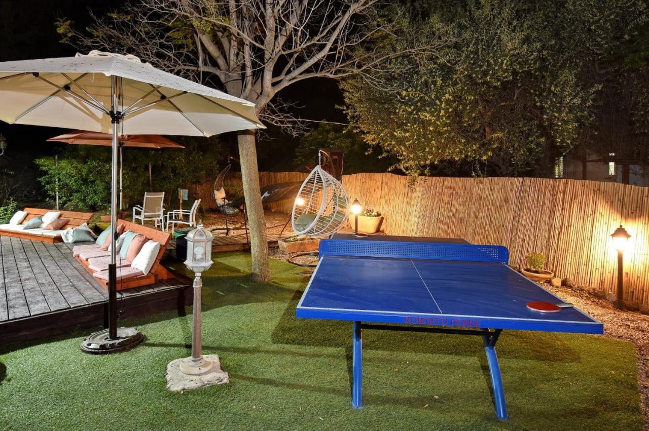פינה במעיין Villa Mishmār Hāyardin Exteriör bild