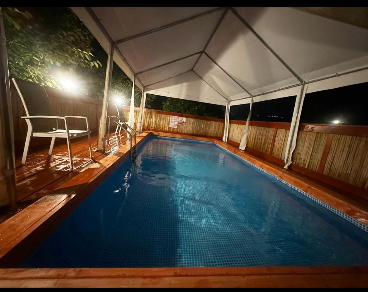 פינה במעיין Villa Mishmār Hāyardin Exteriör bild